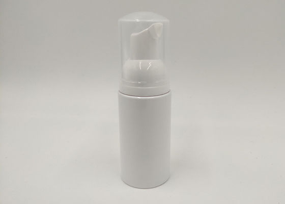 Weiße Plastikkosmetik füllt flüssige Schaum-Flasche ab