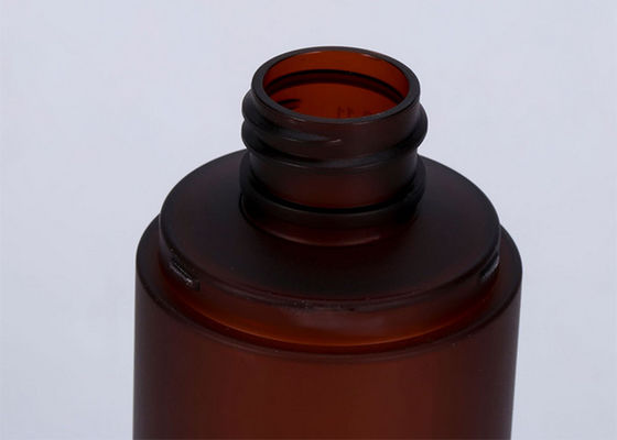 Kundenspezifische Flasche 150ml Amber Matte Plastic Fine Mist Spray mit schwarzer Abdeckung
